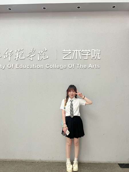 校级素质老员工 朱静颖